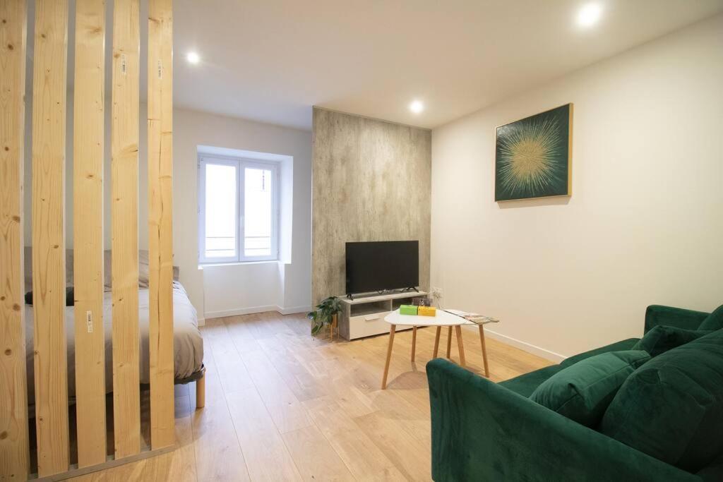 Le Valerie Apartment Bourg-en-Bresse Luaran gambar